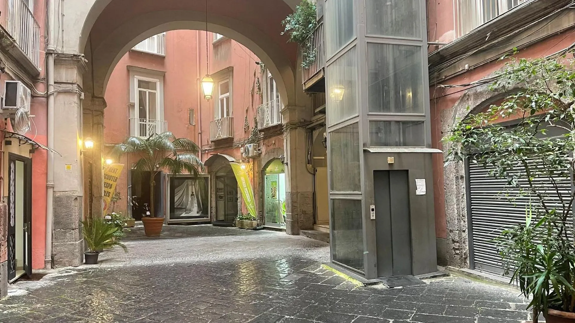 Urban Chic Suite Toledo Naples Italy